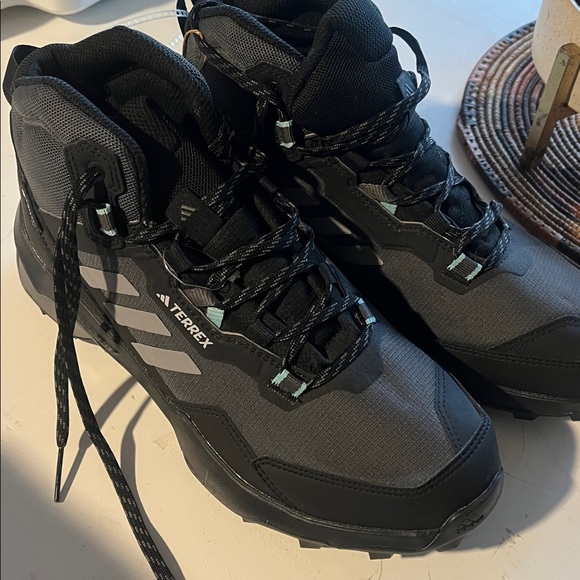 Adidas Terrex AX4 Mid GORE-TEX Hiking Shoes GTX Boots | Women's 9 Black Grey NEW - Picture 10 of 13